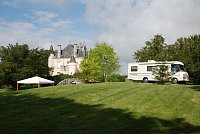 Camped at French Chateau wedding venue - Best man for my friend