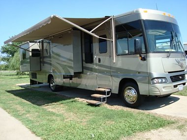 Click image for larger version

Name:	'05 WINNEBAGO 35A PS.jpg
Views:	165
Size:	54.8 KB
ID:	128740