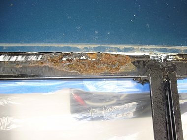 Click image for larger version

Name:	Pass side top crack rust.jpg
Views:	731
Size:	227.0 KB
ID:	13083