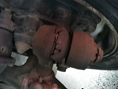 Click image for larger version

Name:	Front Tie Rod Cracked Boot.jpg
Views:	49
Size:	210.9 KB
ID:	178622